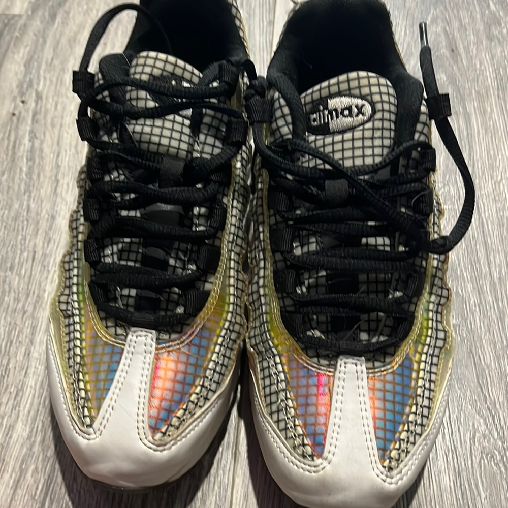 Holographic Nike Air Max 6Y